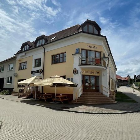 Orlovna Sitborice Hotel Exterior photo